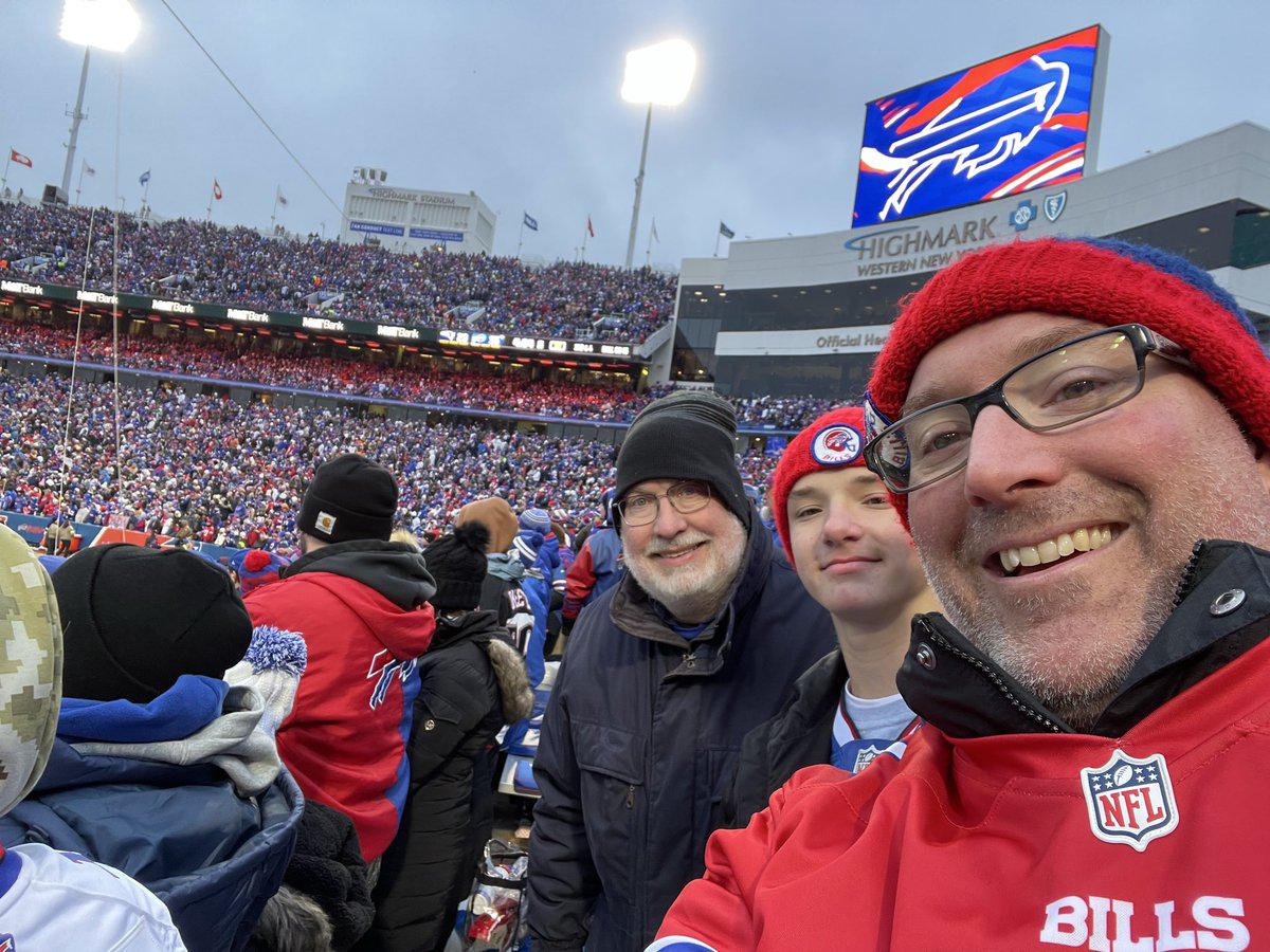 Thanks for all the memories <a href="/HighmarkStadm/">Highmark Stadium</a>. Truly blessed to have so many great times with you - the family reunions and spending time with my dad and son <a href="/BAanderson108/">Brady Anderson</a>. Thank you <a href="/BuffaloBills/">Buffalo Bills</a> and proud to be #BillsMafia 
Go Bills.