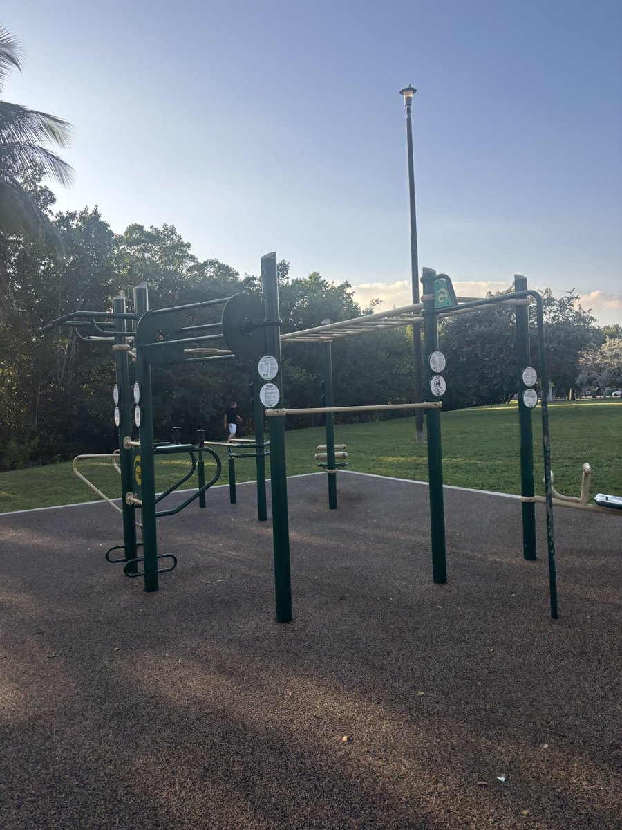 ham__will's tweet image. Life is good. Going to work on growing this page in 2026. 

Fitness twitter &amp;gt; Instagram

Shoutout @nolimit_luke_ @user_mm_ @DeanTTraining for putting me onto this space