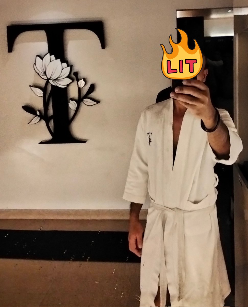 derek_doesnt's tweet image. There's always a first time - T by @27shawspa