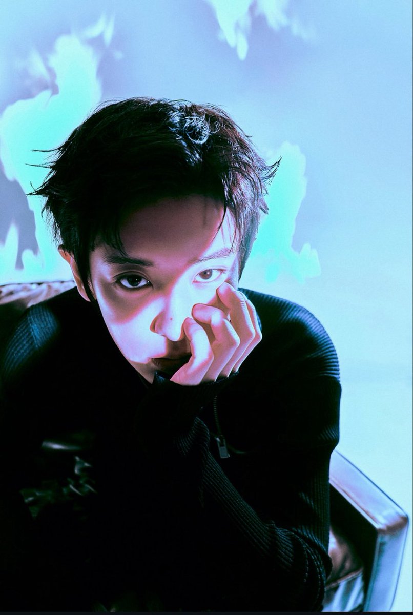 ImSheenJ's tweet photo. Does bro know what kind of power he holds with those pretty eyes? 
#CHANYEOL #찬열 https://t.co/aXneTpi45m