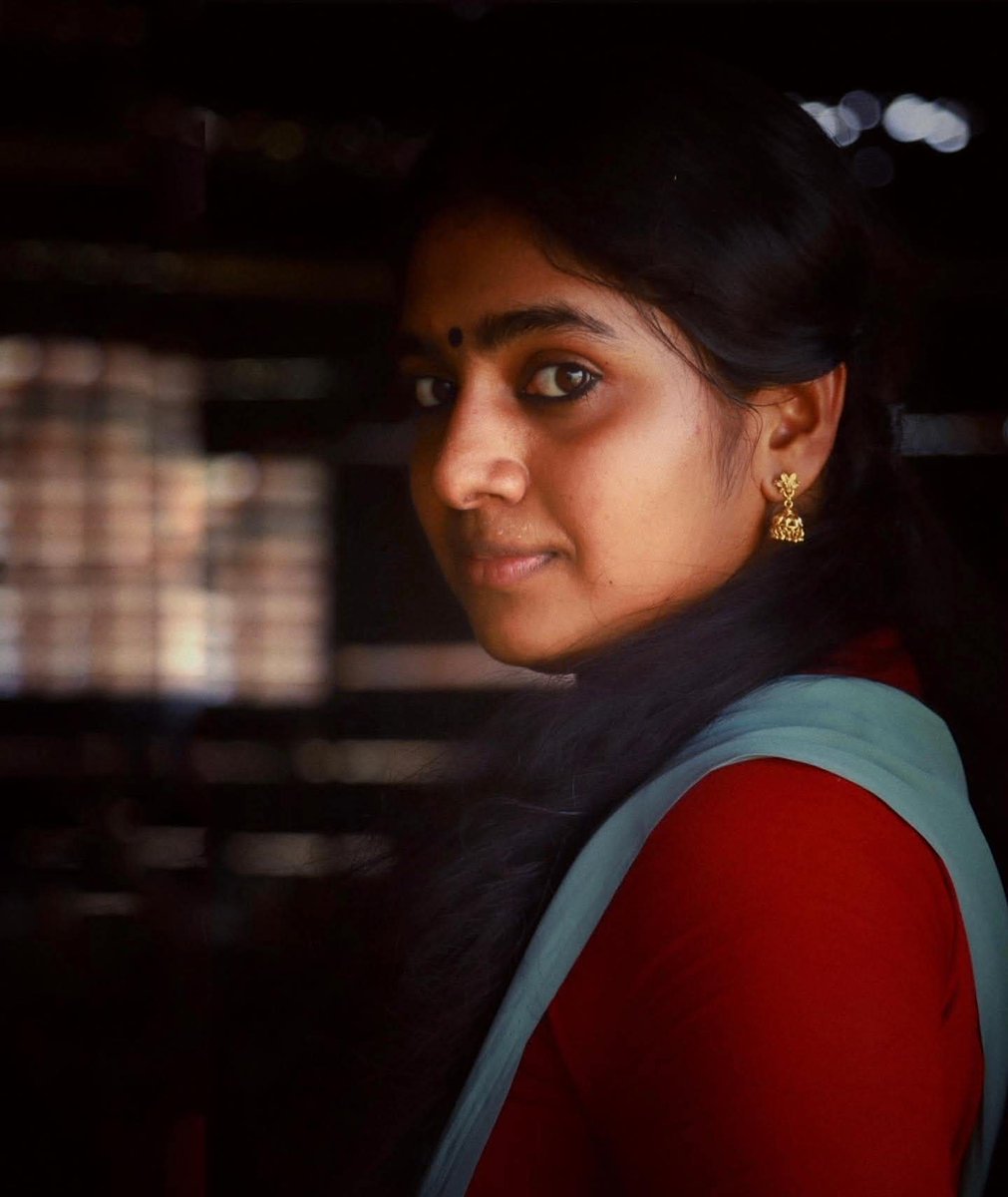 kayaldevaraj's tweet photo. January 4
Wishing the talented actress Nimisha Sajayan, a very happy birthday.
#HappyBirthdayNimishaSajayan
#HBDNimishaSajayan #NimishaSajayan
#JigarthandaDoubleX #DNA
#Chithha #MissionChapter1 https://t.co/41ZtUxy5R6