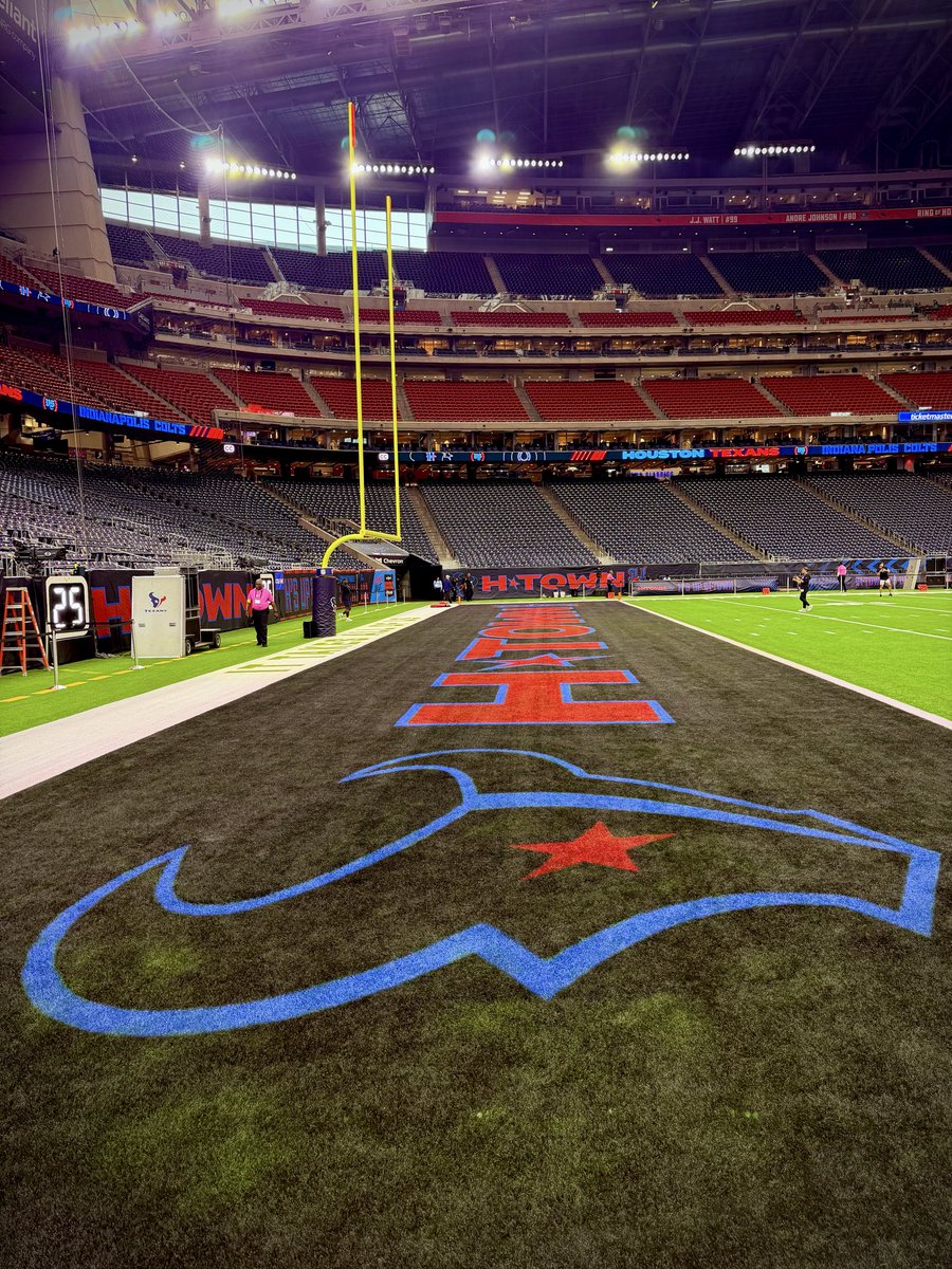 JJWatt's tweet photo. Beautiful day for football in Houston! 

- Texans still have a shot at division title but need some help
- Houston’s defensive dominance
- Riley Leonard makes his first NFL start
- Jonathan Taylor tries for his 2nd Rushing Title

Colts at Texans
1:00pm ET
CBS

Let’s Have A Day! https://t.co/Dcs0nprddp
