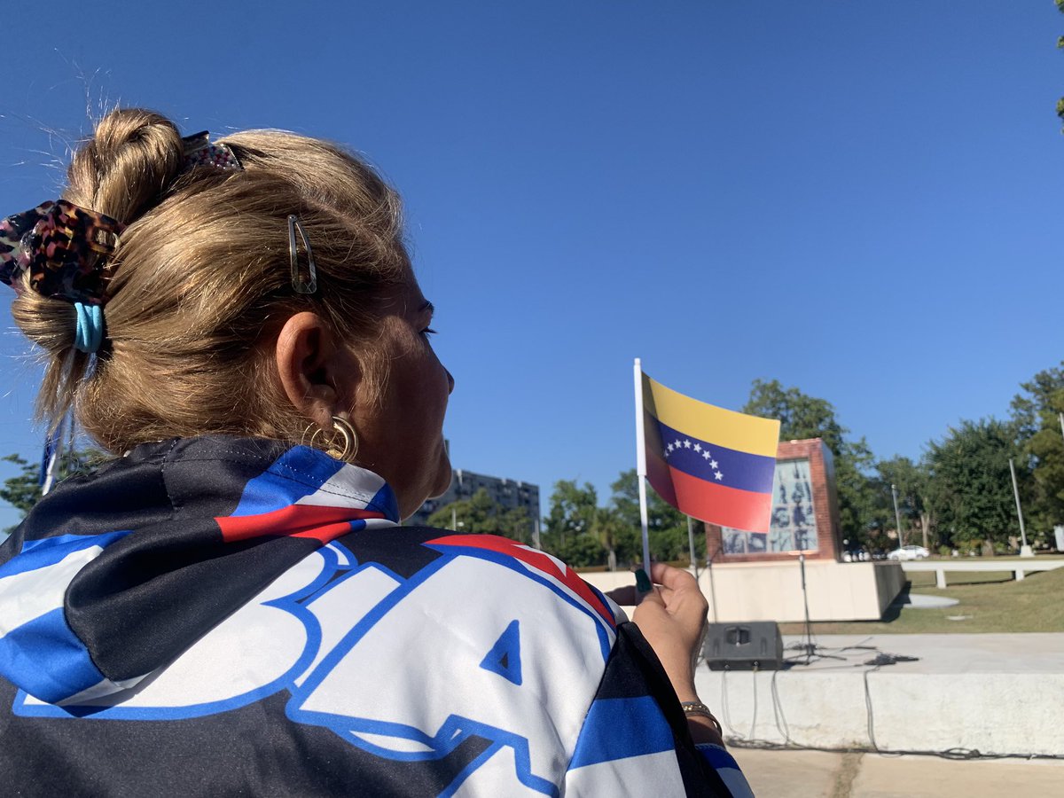 Los artemiseños también condenaron energicamente la agresión militar de EE.UU contra Venezuela. A la vez que reafirmaron el absoluto respaldo y solidaridad con la hermana República Bolivariana, su pueblo y gobierno.
✍️<a href="/Cinthiaperi036/">Cinthia Periodista</a>