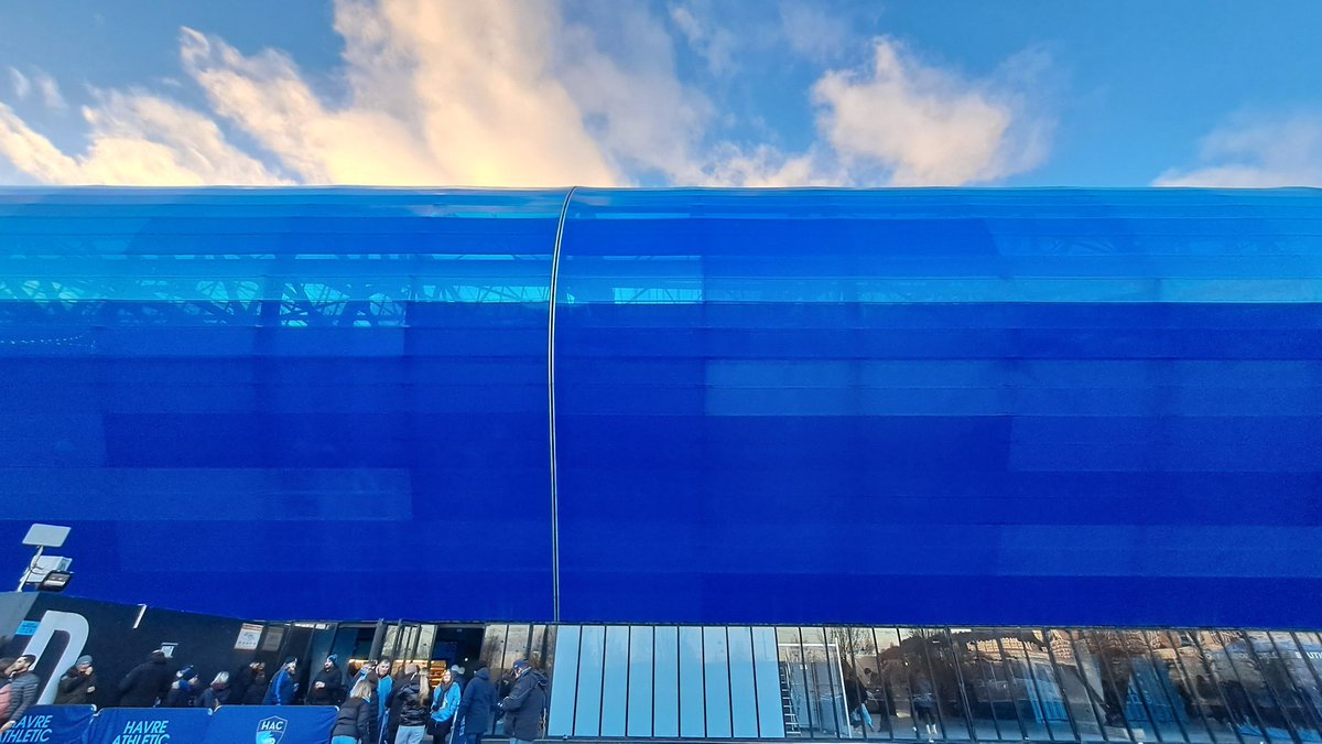 🏟 Dans la place !

🇧🇼 Allez le HAC ! 👊