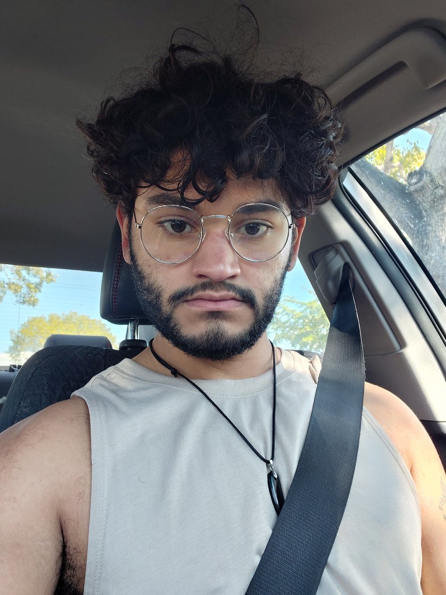 FTMdevon's tweet photo. @jehniiee Interested in following an FTM trans guy post about his weight loss journey and nutrition tips? https://t.co/1gtptslfiI