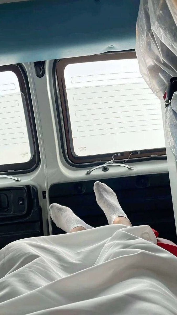 ifjfu76's tweet image. حبيبي قفطني و متوعد فيني بس والله ما اخليه يسلم من بوساتي 💔