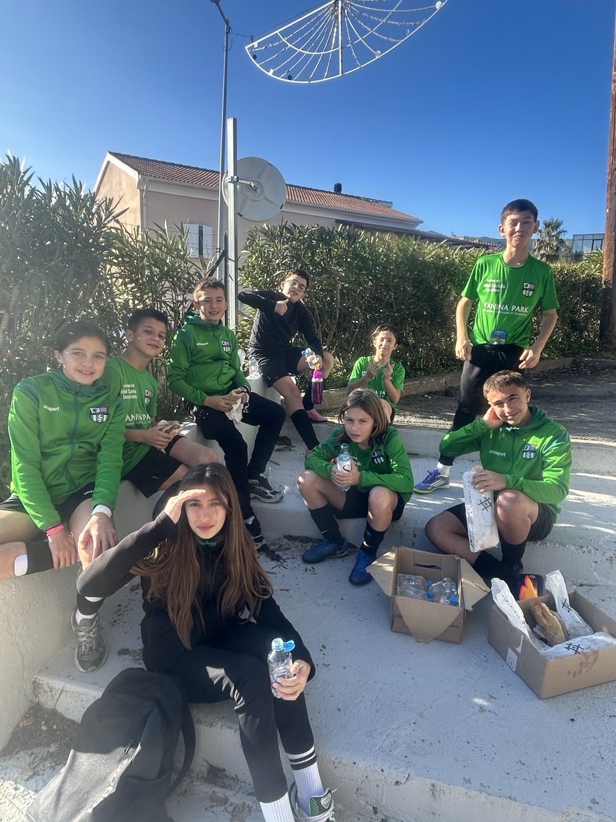 I risultati !

R1 (Cuppa di Corsica) : Vittoria 2-1 (Boussemart-Baghioni)

Tournoi USJF : Demi-Finalistes en U13 

#femulainseme💚