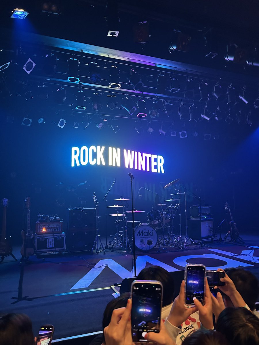 年明け一発目！！
Makiで人生初ダイブできてめっちゃ楽しかった！May Forthもサニガも良かったし色んなバンドも見れて新年頑張れそう！
 #ロクウィン