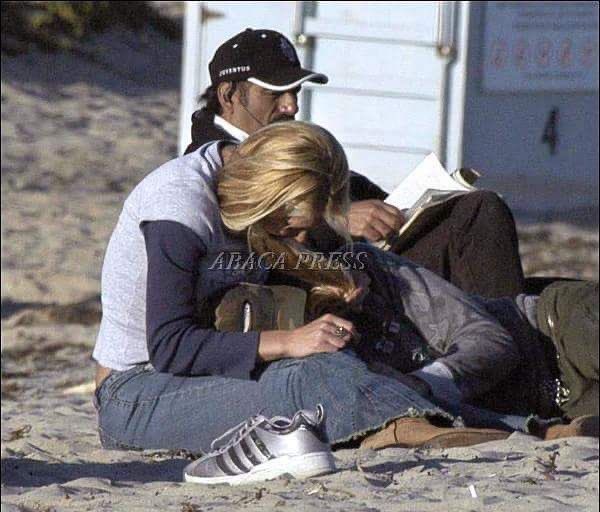 Enrique iglesias with his girlfriend Anna kournikova, 2003