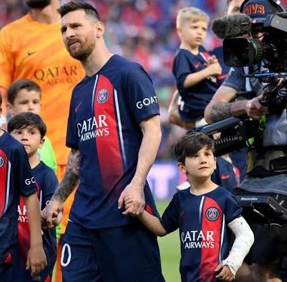 EsTendenciaEnX's tweet photo. “Messi”:
Porque notaron que hijos viven con los brazos quebrados, se divierten mucho en el parque, saldrá otro Messi de ahí https://t.co/3a3J6lsiFq