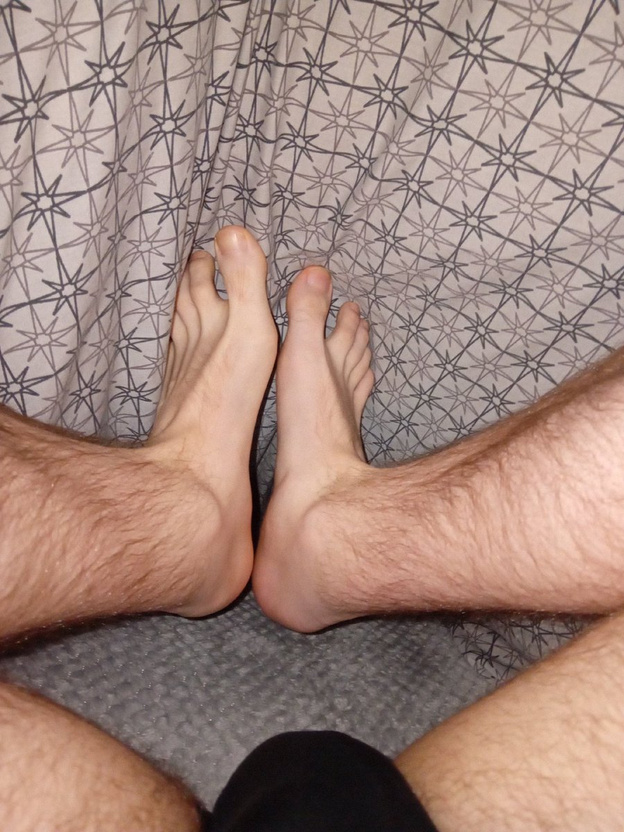 HornyBritLad000's tweet photo. @Property4everX My pretty feet boys https://t.co/VNqqEBfOvi