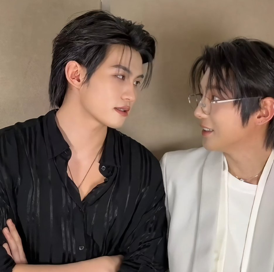purinifier's tweet photo. As Yun Qi is chronically online, it was impossible he didn't understand what "break break break" mean. Gosh, I looked back at my recording, making it HD, and it looked CRYSTAL CLEAR that he was upset. He didn't let Pupu get away with a joke. #YunQi #HaoYiran #YunYi https://t.co/QOhbrnSsS3