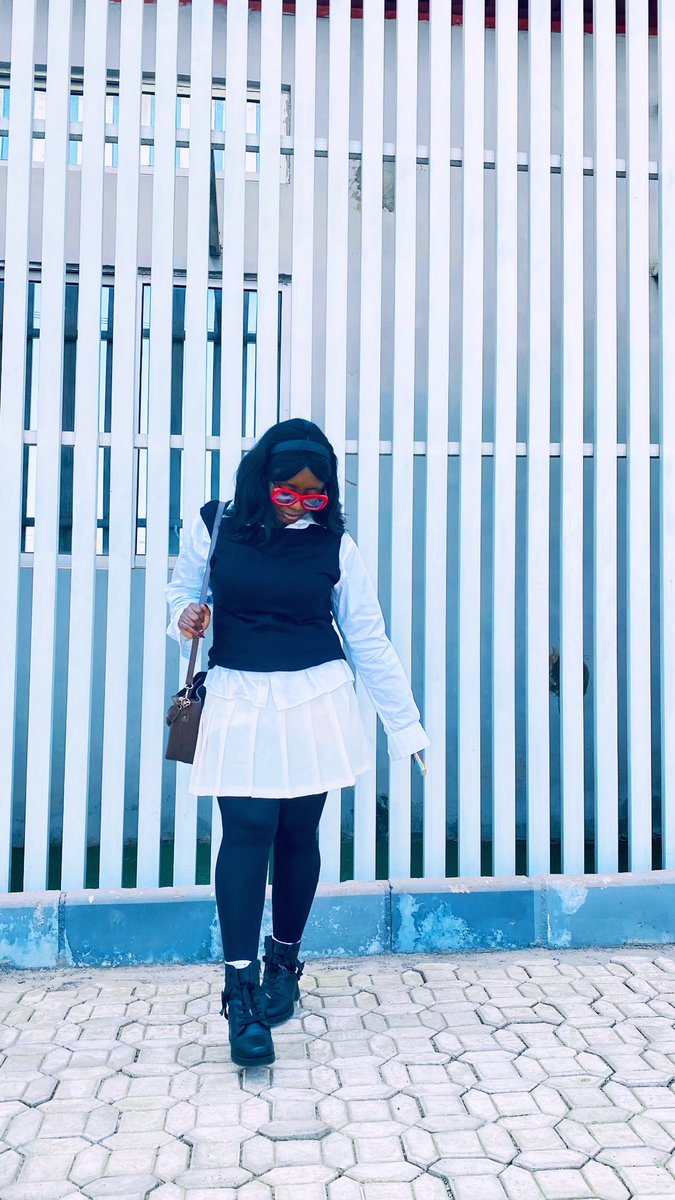 ohthatswin's tweet photo. Scientifically, black is the absence of color (light), and white is all colors combined. Happy first Sunday. https://t.co/kTFF4u0aqm