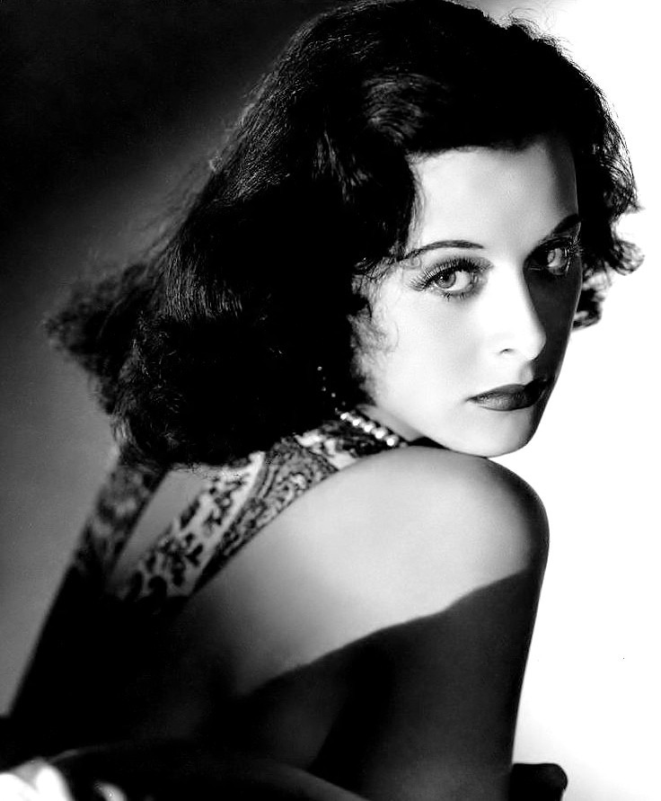 Suzanne08253534's tweet photo. Hedy Lamarr by Clarence Sinclair Bull, 1939 https://t.co/KJkwkAtnjR