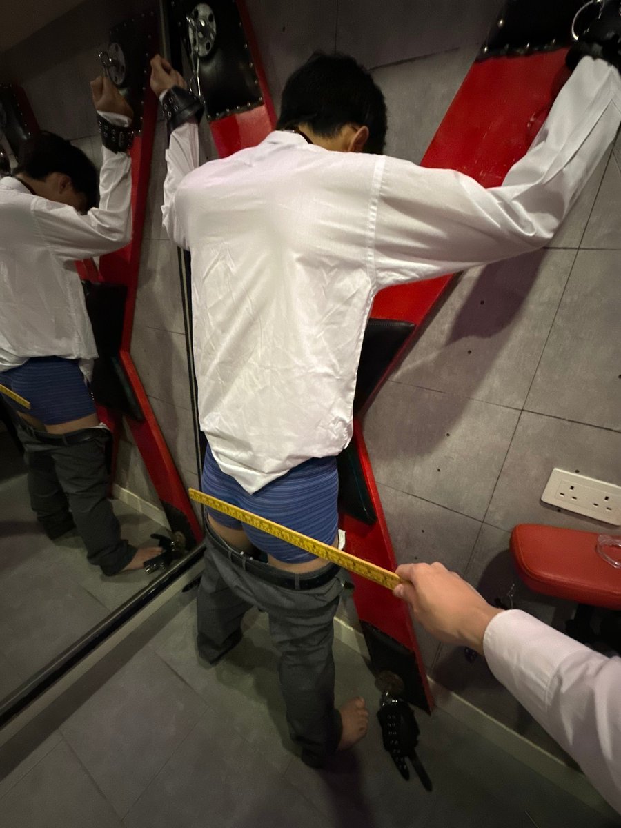 「夠唔夠？」
「仲要唔要？」
「知唔知自己錯咩？」
「啱啱先講完規矩，轉頭又唔記得？」

打完屁股再打手板
跟住繼續打屁股

對唔住主人
賤奴唔應該咁曳
賤奴抵比主人罰🧎🏻‍♂️
<a href="/officerhorny/">淫賤長官😈</a>