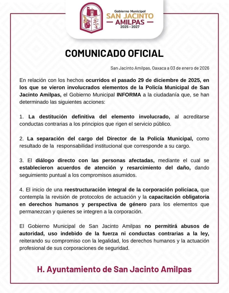 CuartaPlana's tweet photo. ‼️POR FIN‼️  En San Jacinto Amilpas se puso un alto al actuar de su policía municipal, luego del #Video que circuló en #RedeSociales donde acusan de brutalidad policiaca a elementos de esa corporación:

Aunque se ven involurados a por lo menos cuatro policías, en un comunicado la autoridad municipal señala que se destituyó al policía involucrado, así como se separó del cargo al director de la corporación.

Cabe destacar que en días pasados, en un puesto de alcoholímetro ilegal, fue ejecutado el coordinador de estas acciones en ese municipio de los #VallesCentrales de #Oaxaca.

#Entérate #Noticias #BuenosDías #BuenDomingo #FelizDomingo @SSPC_GobOax @FISCALIA_GobOax @SESESP_GobOax