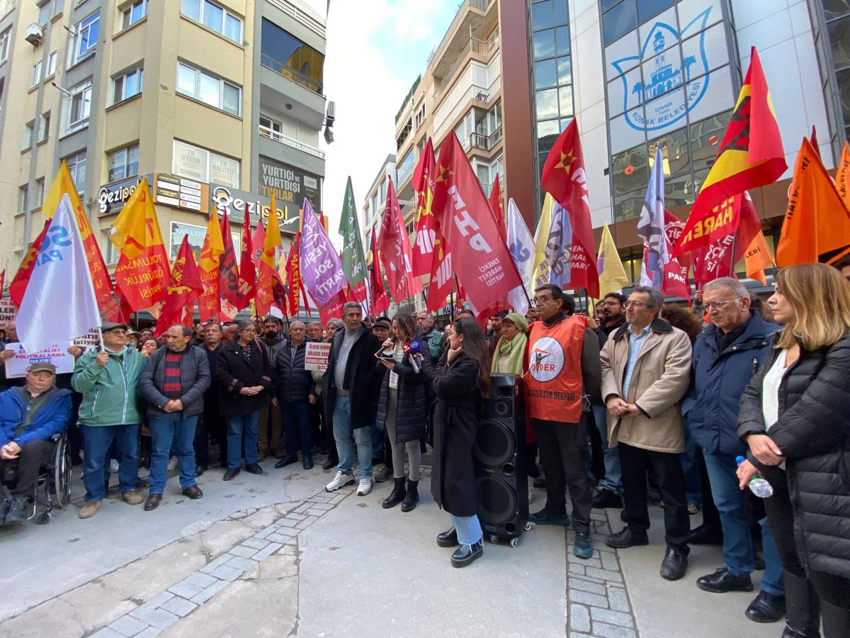 🔴 Venezuela’ya müdahaleye, ABD emperyalizmine hayır!

ABD emperyalizminin Venezuela’ya saldırılarına karşı İzmir’den sesimizi yükselttik. Kahrolsun ABD emperyalizmi, yaşasın halkların kardeşliği.