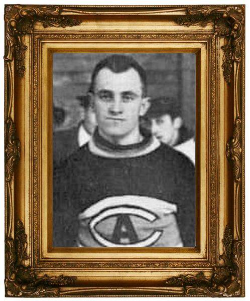 Hommage à Nicholas « Nick » Bawlf (1884-1947)

L'ancien centre du Club Athlétique Canadien (1914-1915) aurait eu 142 ans aujourd'hui. facebook.com/photo/?fbid=13… #GoHabsGo
