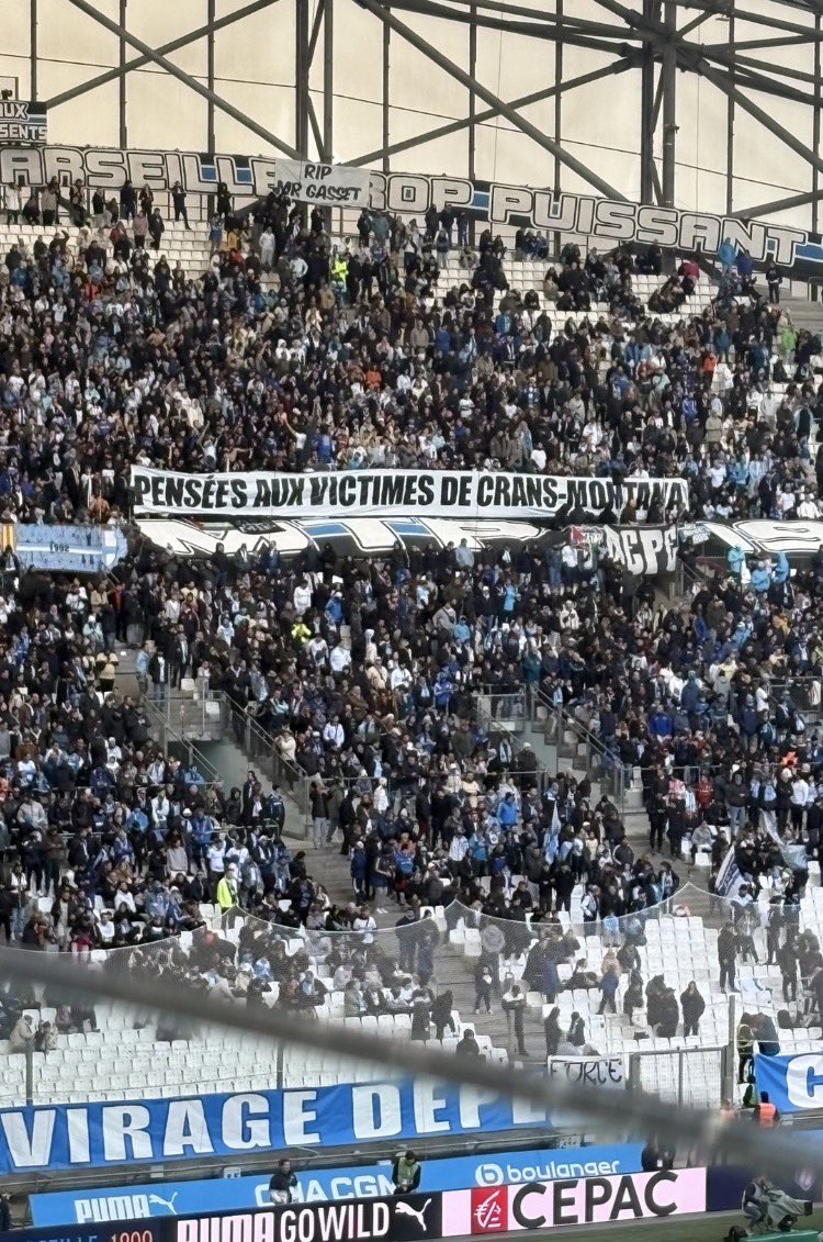 VGCU84's tweet image. #OMFCN Le stade Vélodrome a rendu dignement hommage à nos disparu-es, dommage que l’OM n’ait pas été à la hauteur de ce moment.
