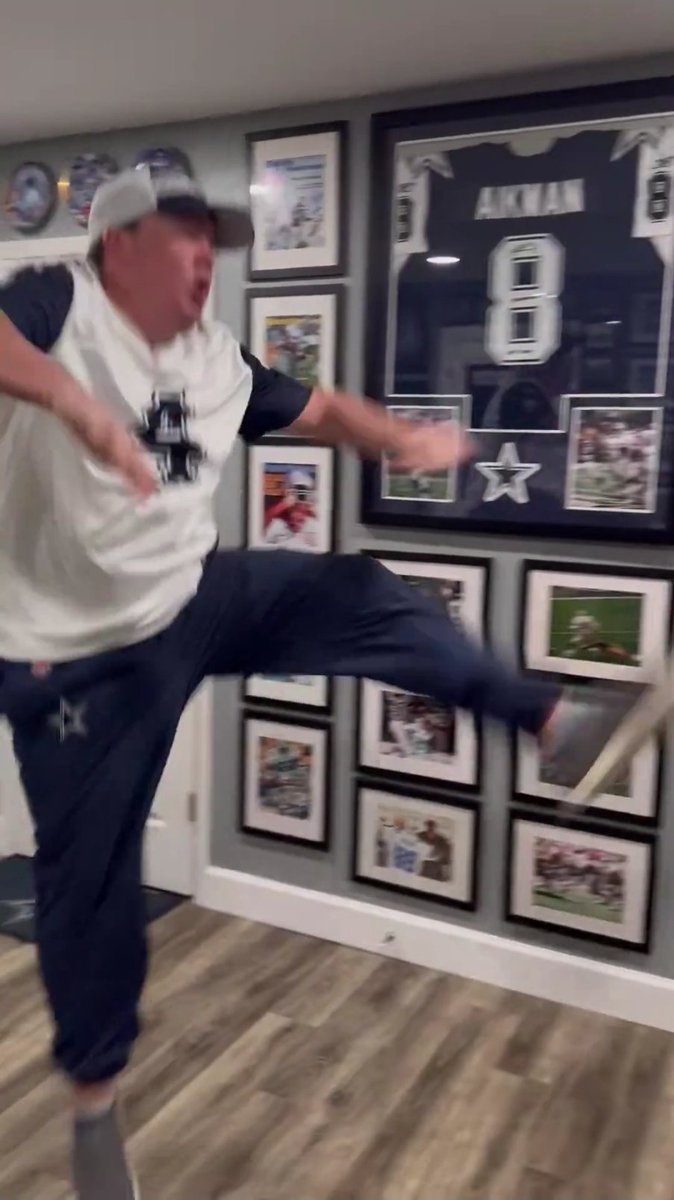 DRockRockin's tweet photo. @mtag1993 #Tagmoves the Nation for the last time this season. ππ½ππ½ππ½
Cheers and here's to #Changes
#CowboysNation Let's take this last one and cash out... https://t.co/YgB7Uuyygq