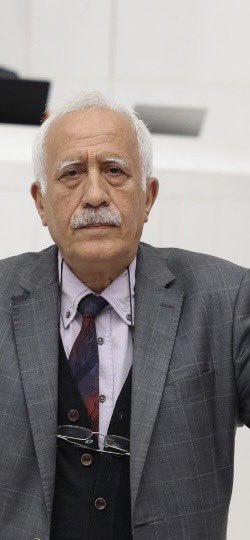 ÇAĞRI!
Değerli Dostlar Yoldaşlar!
Öncelikle Sosyal medya hesaplarımı takip-beğeni-paylaşımlarınızdan dolayı teşekkürler, sevgiler ve saygılar sunarım.
2026 yılının sizlere ve topluma barış-özgürlük-başarılar getirmesini diliyorum.
ÜÇ ÇAĞRIM-İSTEĞİM var;
Bir; Şu an Facebook’ta