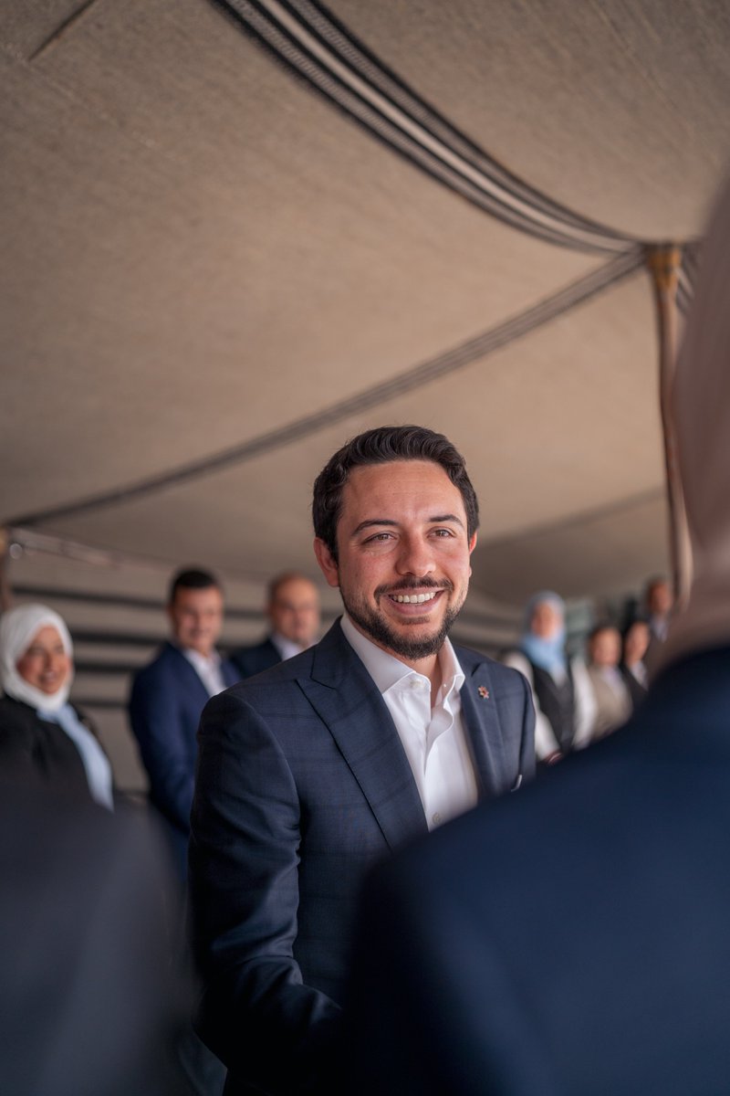 RHCJO's tweet image. خلال لقائه شبابا وشابات من محافظة العقبة، سمو الأمير الحسين بن عبدالله الثاني ولي العهد، يعرب عن تطلعه لأن يشهد العام الحالي حركة سياحية أفضل، لافتا إلى أن الأحداث الماضية التي شهدها العالم أثرت على الحركة السياحية في العقبة
#الأردن