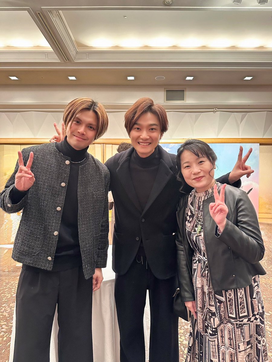 kogushin's tweet photo. 『Songwriter’s SHOWCASE』
無事に終演いたしました…！
僕は、#並木陽 さんと制作中のミュージカル『マインツのヴィルヘルム』より、主人公ヴィルヘルムの曲「羊皮紙に刻まれた宇宙」を #井上芳雄 さんに歌って頂きました…😂
ご来場の皆様、関係者の皆様本当にありがとうございました！！！ https://t.co/cMapvCAOjc