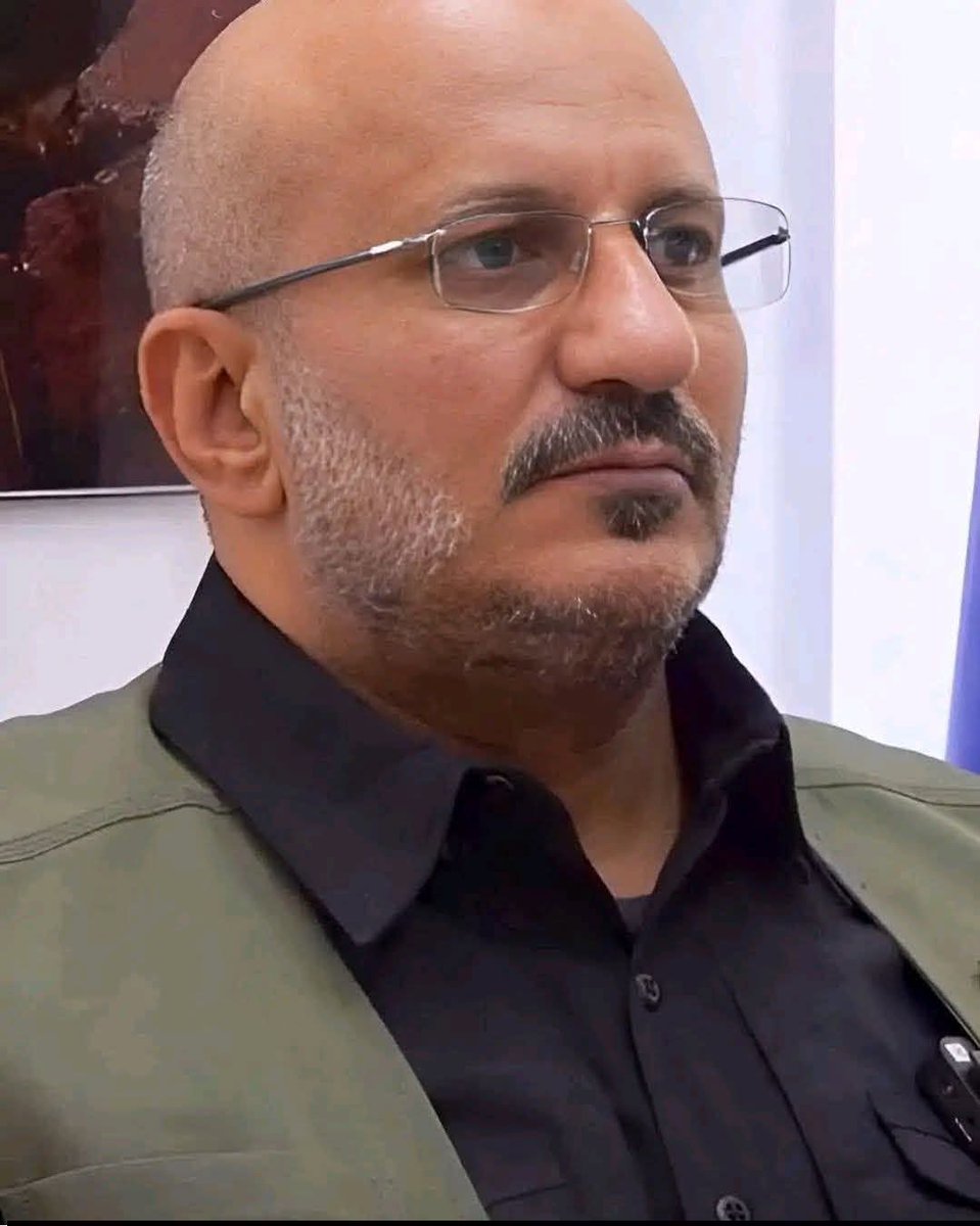عاجل ومهم لكل مؤتمري وموتمريه 
حمله اخوانيه لعيال مسعده ضد سيدهم طارق عفاش 
الوفاء تجاها قائدنا واجب وطني الكل ينزل صورته ويكتب 
طارق قائدنا ،والجمهوريه غايتنا، وتحرير صنعاء مطلبنا، والوحده قوتنا،🇾🇪