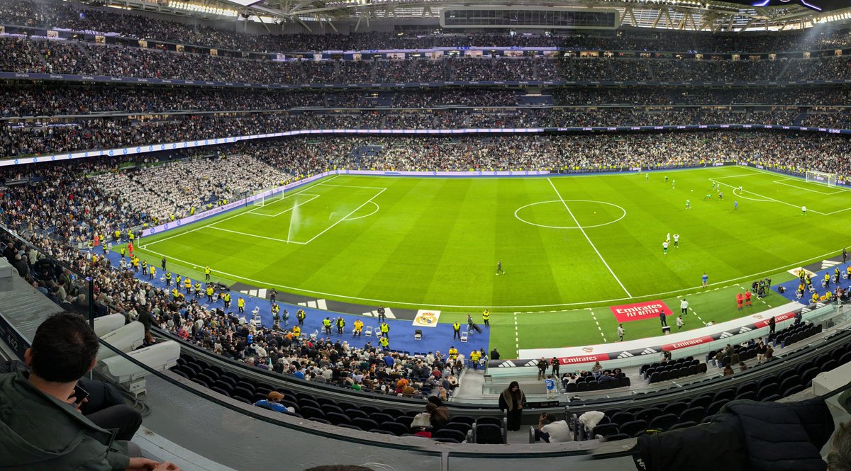 Chillin' at the Bernabeu. 

Cracking stadium, but pretty shitty atmosphere.