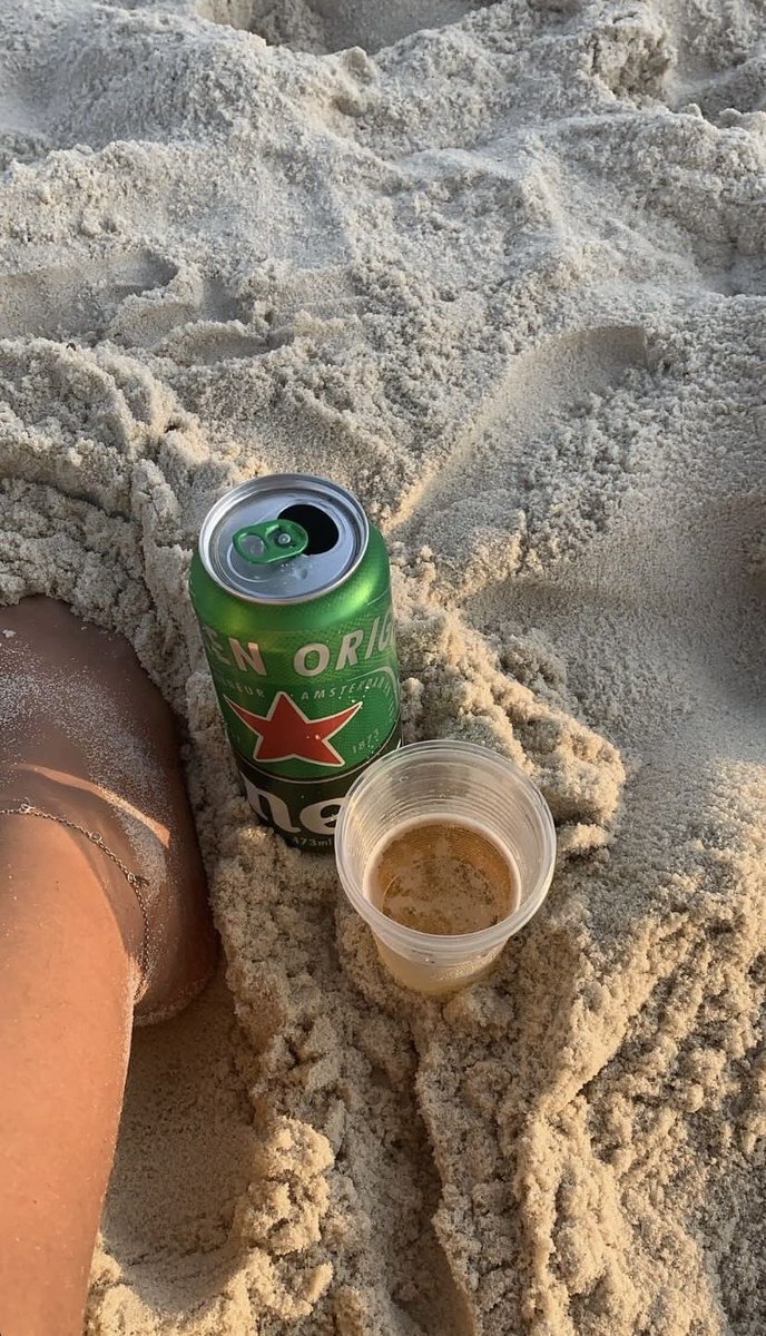 nicosergp's tweet photo. ai que delícia o verão - marina sena ft. pablo vittar https://t.co/QgkMVggmYa