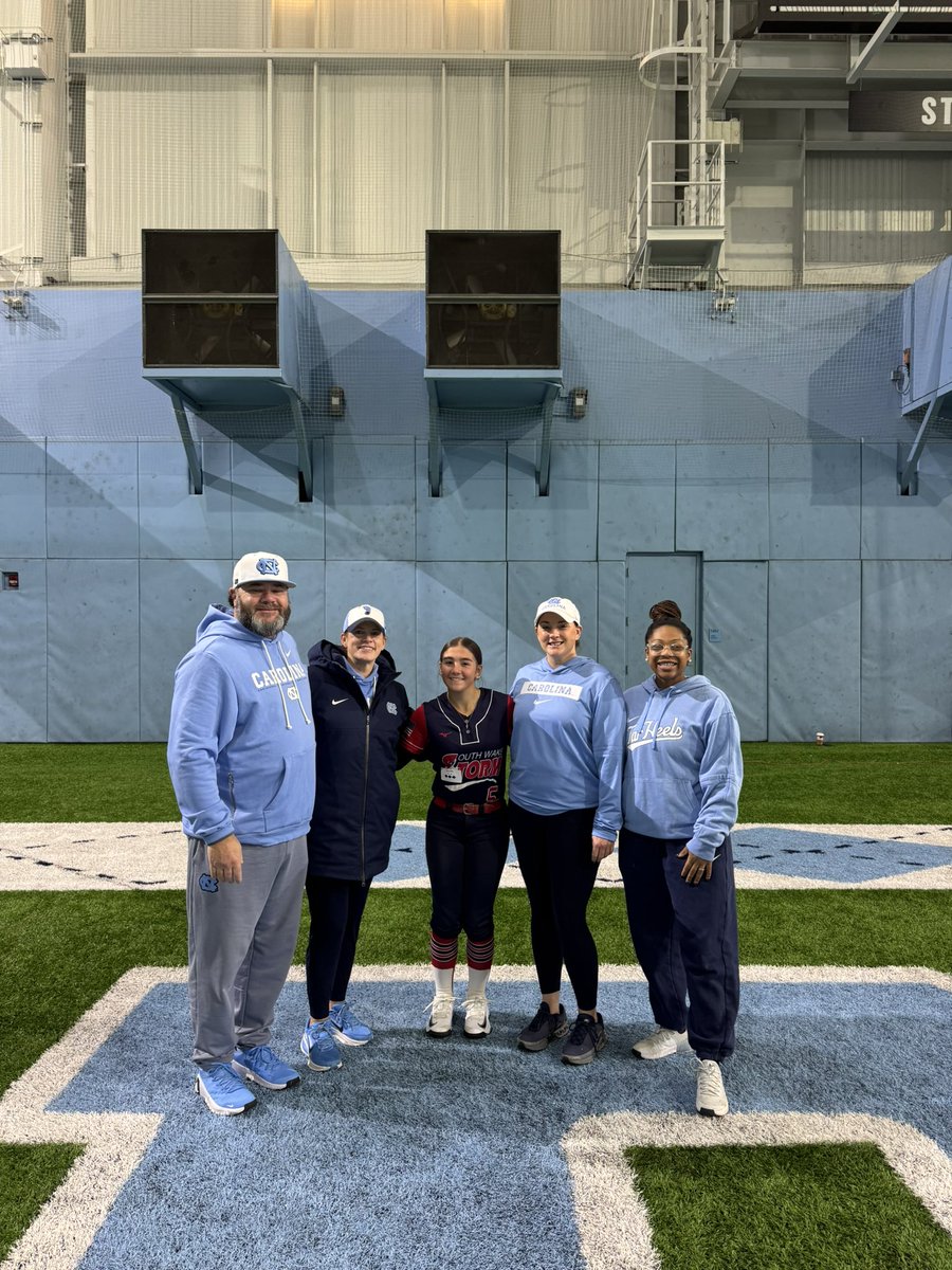 SaraLittle_2028 tweet media