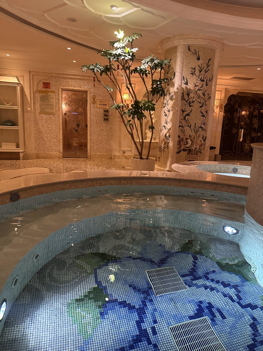 MichaeHT's tweet image. 今夜はリラックスするためにスパに来ました。ここの装飾は本当に美しいです、ハハ。