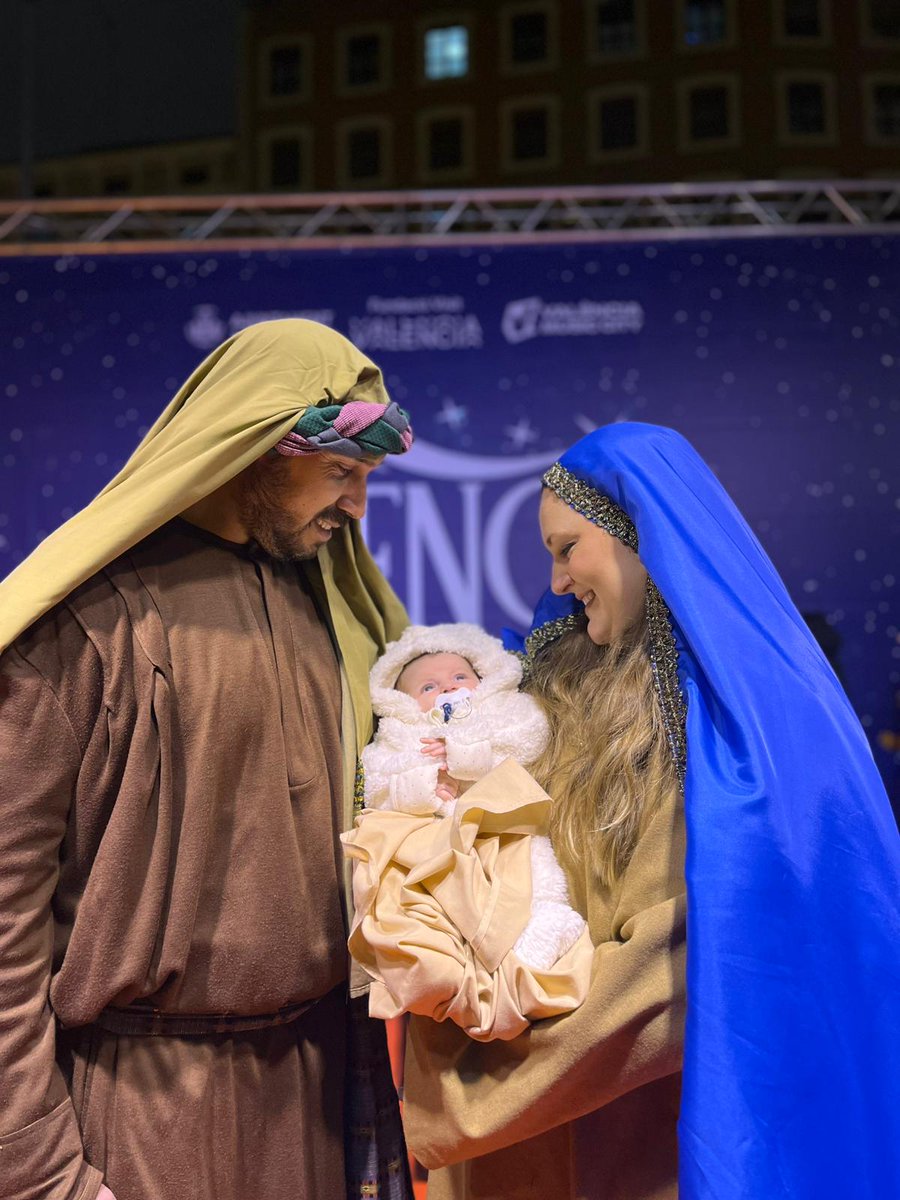 ACTUACIO NADALENCA 
<a href="/GrupLaSenyera/">A.C. Grup de danses La Senyera</a>
Ahir varem passar una gran vesprada, una gran
aposta per la cultura i la
defensa de les nostra

‣Dins de la programació "Valéncia Nadal Mediterrani".