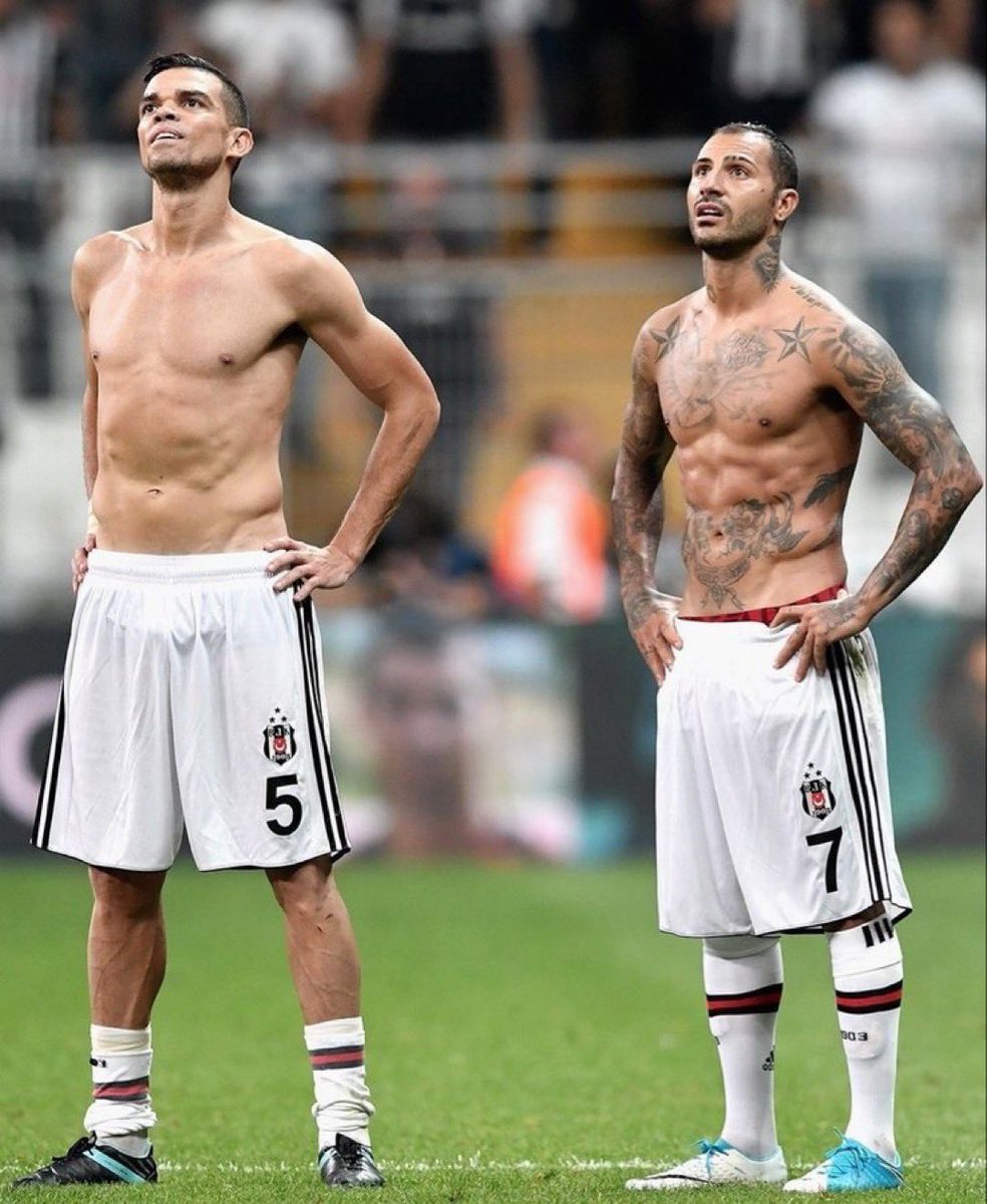 Besiktasliyiiz's tweet image. Galatasaray tarihinden büyük şu fotoğraf