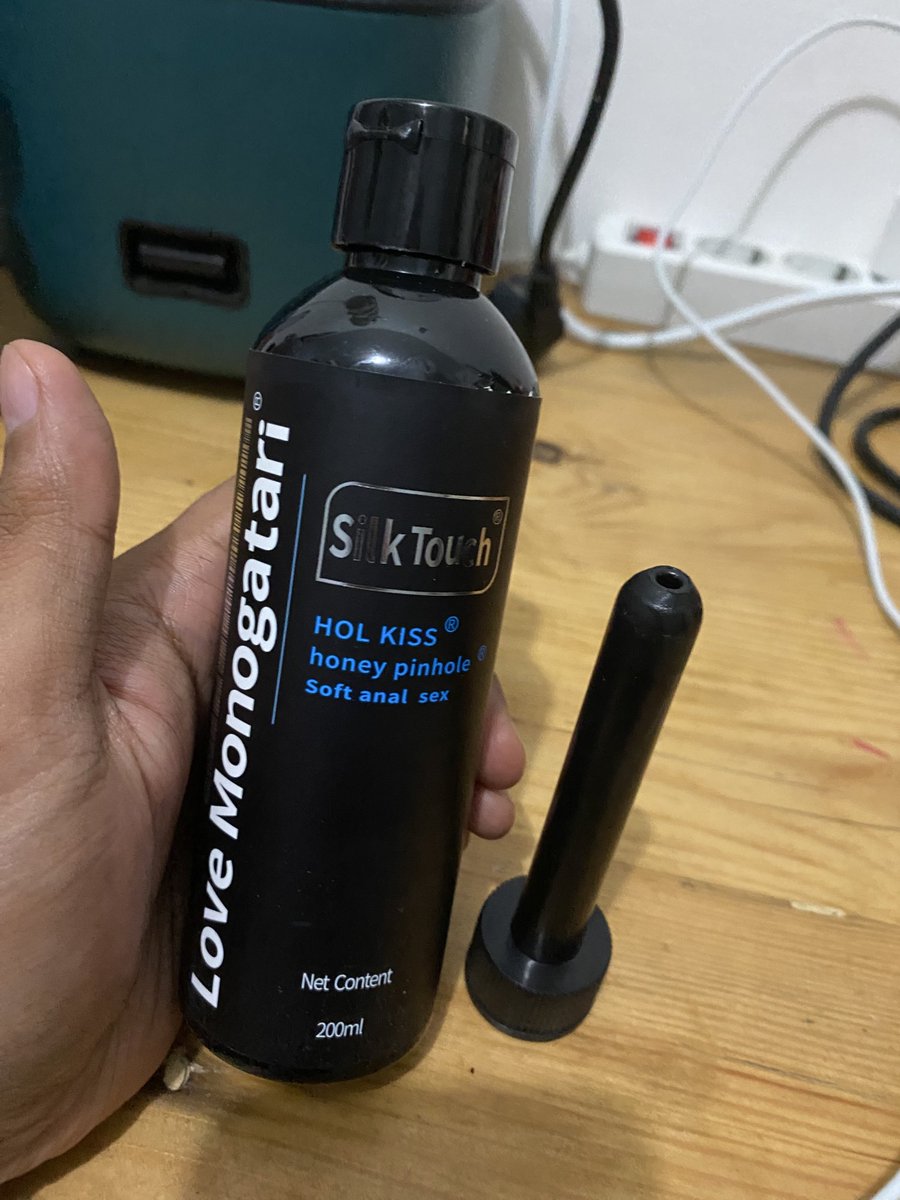 cikenaaaaged's tweet image. Mohon infonya para suhu, ini kemasan baru apa gw kena tipu? Beli di tiktosop, biasanya tube skrg dapet gini