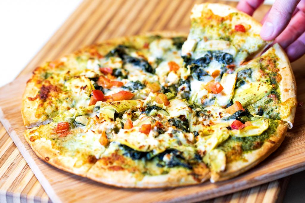 🍕 1/2 Price Pizzas All Day at TGG!🍻 
Buy a Pint and get a pizza for half off (dine-in only)
#pizza #craftbeer