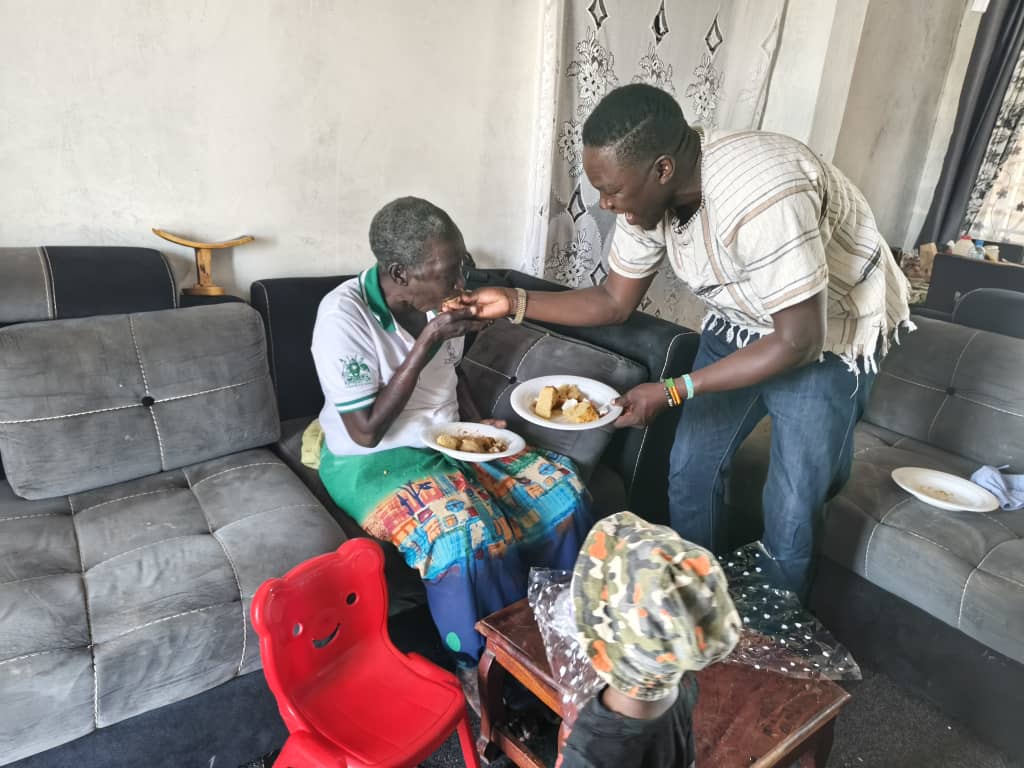 opingopiandy's tweet photo. It's a double blessing in this new year as my mother makes 70 years. My boys and I had to cut a cake to celebrate her. Happy birthday Mama. May Almighty Allah's favors be upon you. https://t.co/VgFjQRXadv