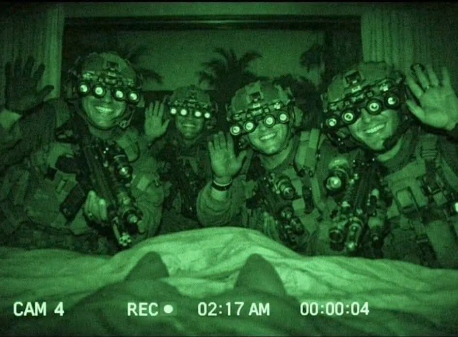 DuffyDisorder's tweet photo. Lo que vió Maduro a las 2:17 a.m. https://t.co/WhlpSuiC1m