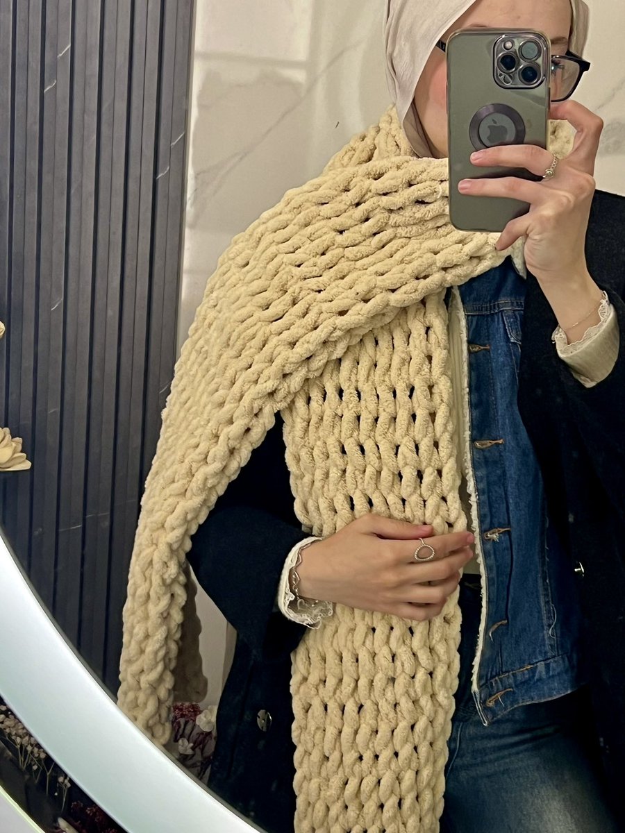 _3B90's tweet image. شوفو السكارفات الي بعملهم 😋🤍