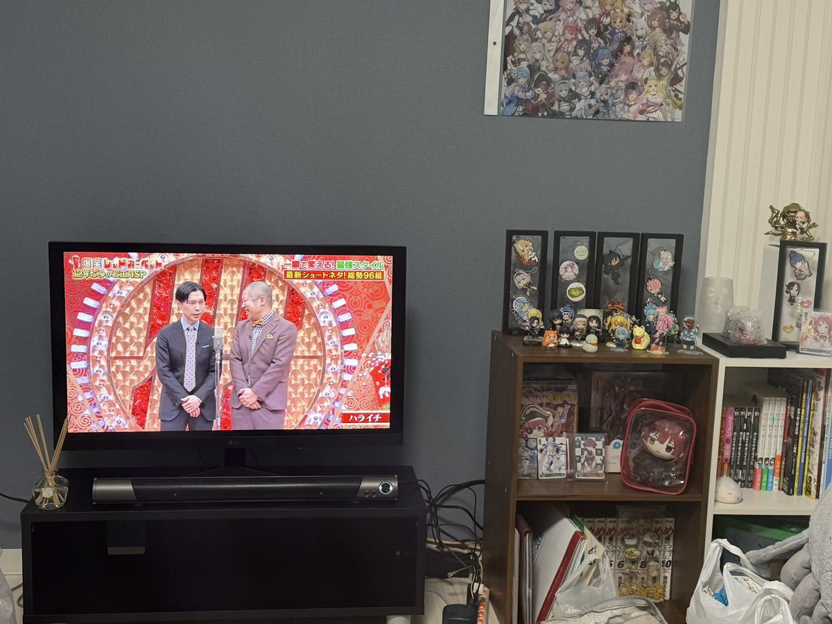 夜中1時40分過ぎに(   ¯−¯ )新しいテレビ📺月末に来るせいで、テレビ台新調したら、片付けしないでいけない羽目に💦明日も仕事なんだが💦