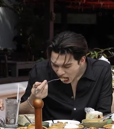 introducktive's tweet image. DMD ไม่ให้ดารากินข้าวเหรอ 555555

KENGNAMPING TLEFIRSTONE X JENNIFERKIM
#เมาท์กับคิ้มxเก่งน้ำปิงเติ้ลเฟิร์สวัน