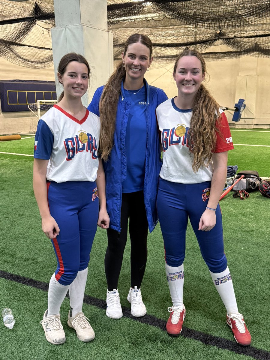 ZoeBassham's tweet photo. Camping at @byusoftball 💙 thanks @allie_schnee @A__Mascarenas 🙏 good times with @itspaigechild @EllouiseKoester @evelynkoester26 https://t.co/1nOaGsCjCS