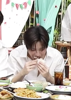 introducktive's tweet image. DMD ไม่ให้ดารากินข้าวเหรอ 555555

KENGNAMPING TLEFIRSTONE X JENNIFERKIM
#เมาท์กับคิ้มxเก่งน้ำปิงเติ้ลเฟิร์สวัน