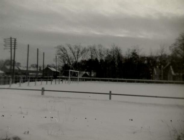 neilbee's tweet photo. @NairnCounty @GurnNurn And this is a photo I took of Station Park from our bungalow next door, circa 1967 https://t.co/5E89E3Oe8n
