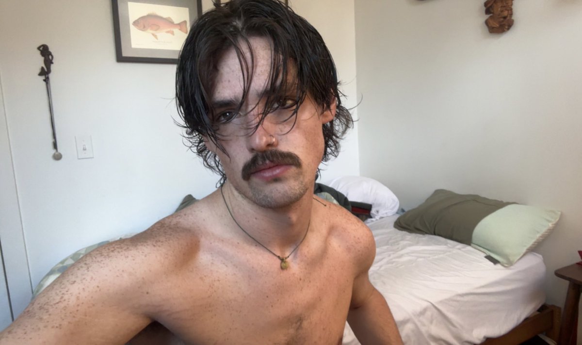 russianmomm's tweet image. freckle maxing