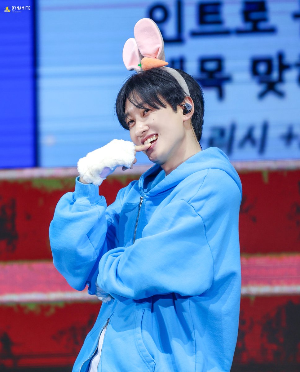 dynamite_0404's tweet photo. D&amp;E Home Coming :: 앙큼토끼토끼해🐰💙
#은혁 #EUNHYUK https://t.co/jhb8RH0nI4