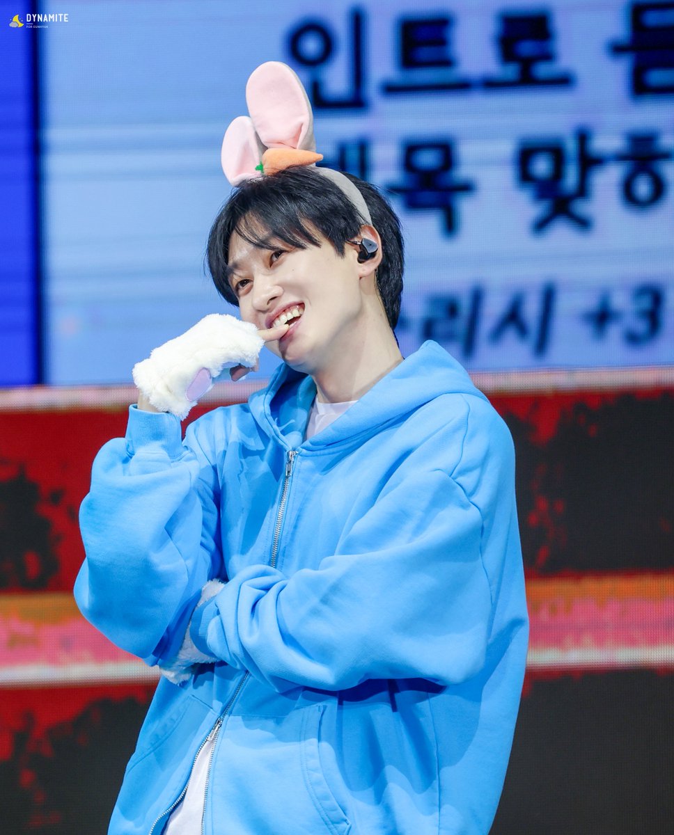 dynamite_0404's tweet photo. D&amp;E Home Coming :: 앙큼토끼토끼해🐰💙
#은혁 #EUNHYUK https://t.co/jhb8RH0nI4
