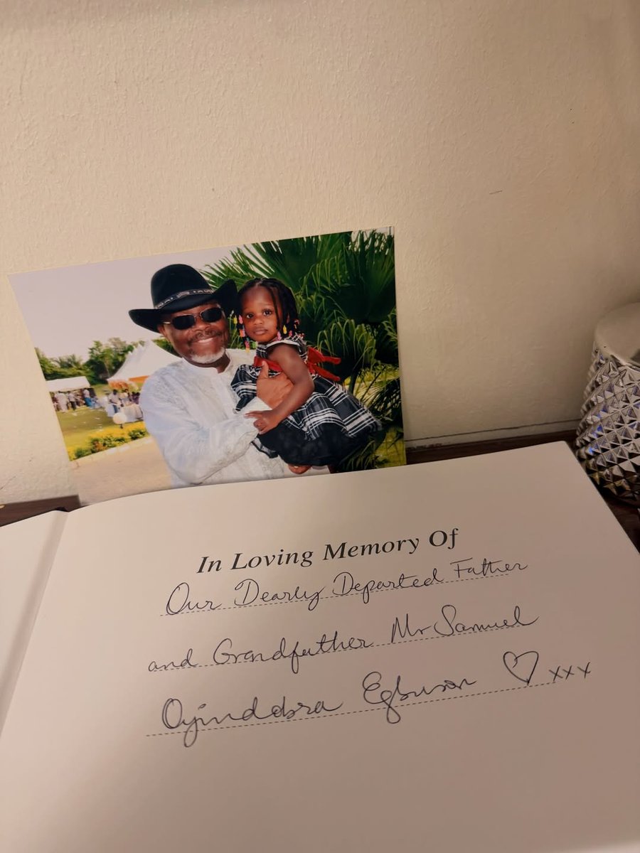 qedng's tweet photo. Actor Timini Egbuson loses father Samuel Egbuson.
#qedng #timiniegbuson #father #death https://t.co/1QAjbYqyl3