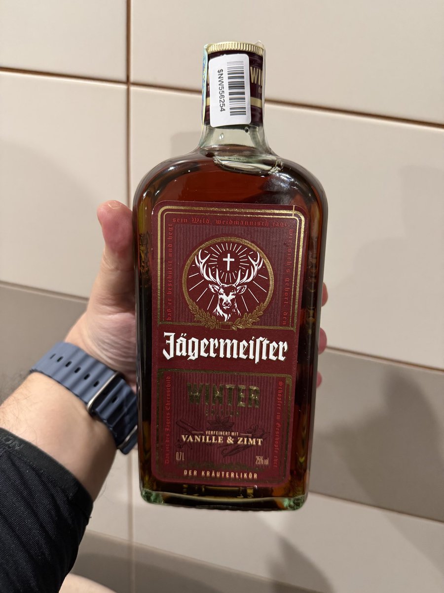 Jägermeister Winter + яблучний сік, підігріти в мікрохвильовці — і це прям 🔥