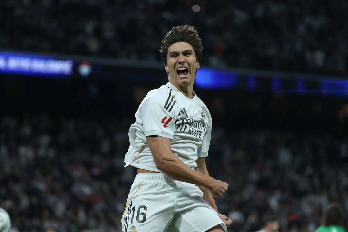 LaLigaEN's tweet image. Standing ovation for Gonzalo